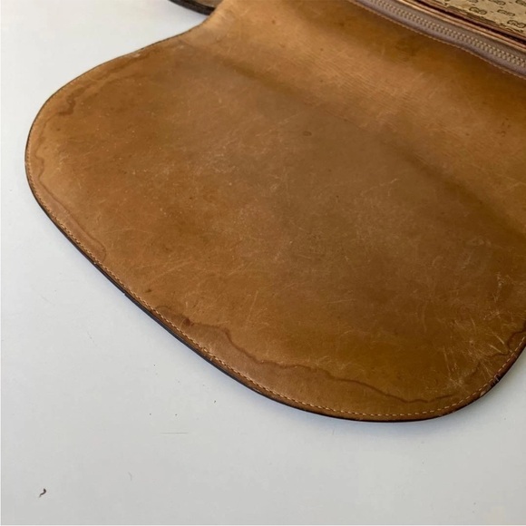 Gucci Tan Monogram Shoulder Bag - Picture 12 of 14